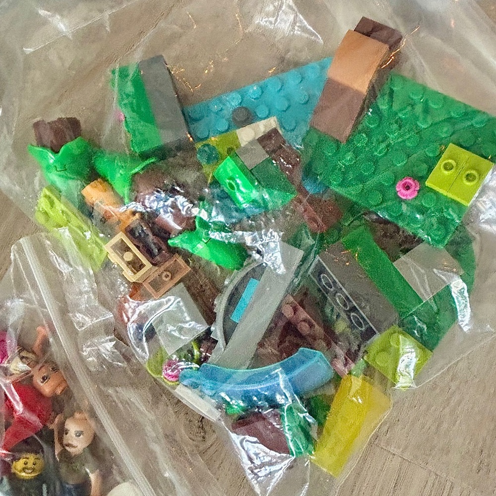 3.5lbs Assorted Lego Sets & People - Complete & Mostly Complete - Picture 11 of 12